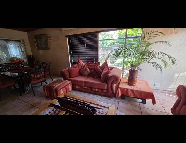 4 BEDROOM HOUSE FOR SALE IN VANDERBIJLPARK CE 2